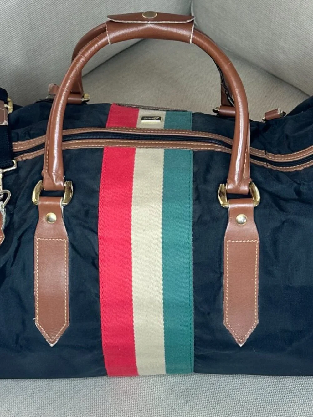 Vintage Lark Weekender Duffel | Expandable Sides | Lock + Strap